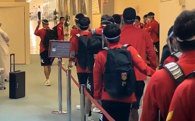 训练|国足对越南不能再输了:李铁将在接下来的训练中加大训练量!