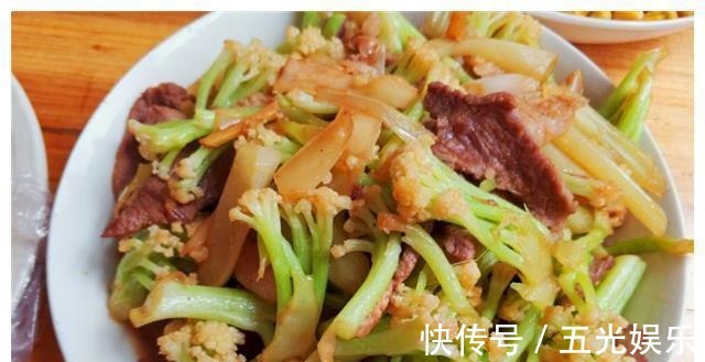 婆婆在家过生日,当天我特意下厨做一桌菜,饭后要把财务给我保管