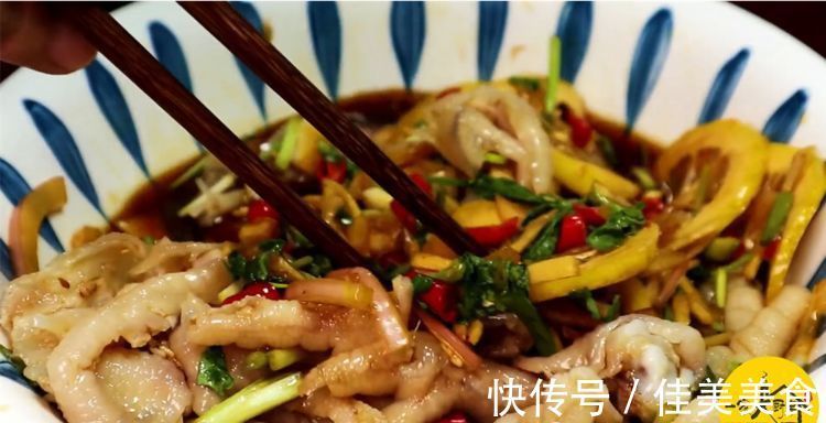 去骨|鸡爪去骨原来这么简单，1根牙签就搞定，又快又完整，太实用了