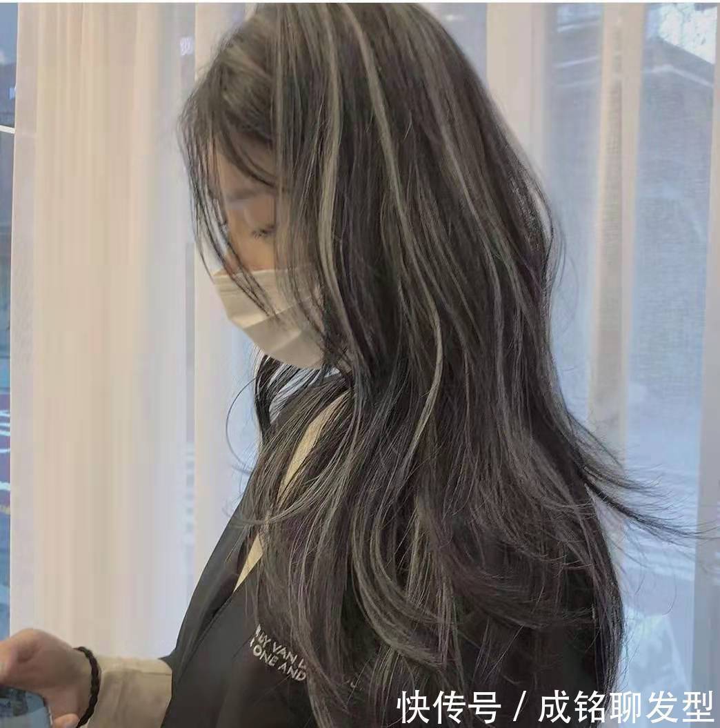 假发片 40岁头顶的头发都白了，不想染发，有啥好办法让白发变黑发吗？