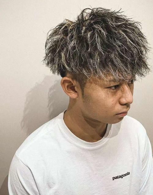 打理 2020流行男士发型,黑人烫钢丝球超火,“渣男”锡纸烫热度不减