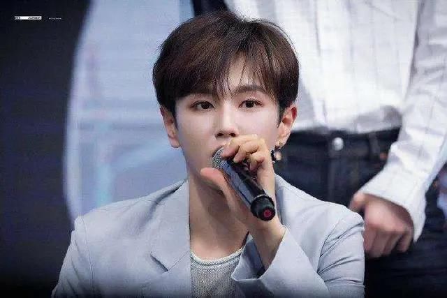 解散 组合才解散,李汶翰又要参加选秀,这次还能C位出道吗?