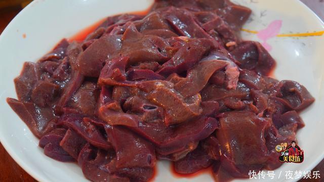 猪肝炒出来鲜嫩不老,原来是有窍门的,不单单是30秒爆炒出锅