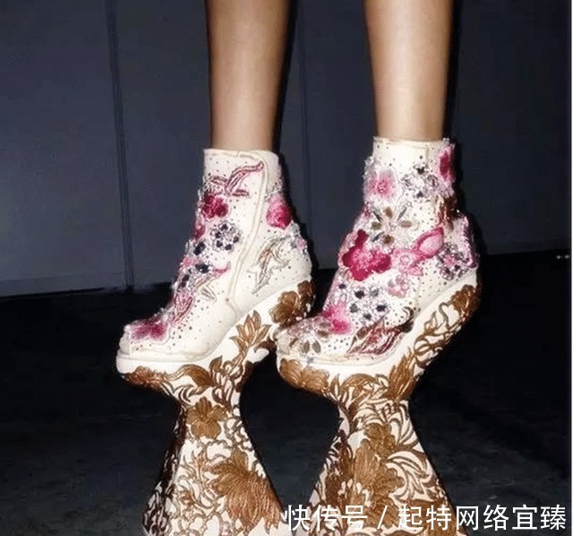 高跟鞋 中国人都觉得高跟鞋是一种舶来品,殊不知千年前中国就有了高跟鞋