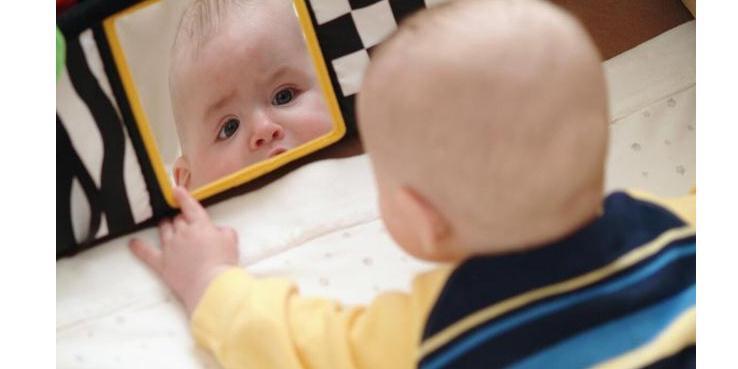 幸福感|孩子怎么越大越怕生?恭喜你,那是宝宝的认知发育得到了提升