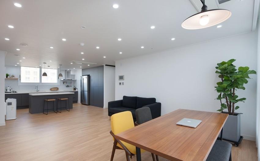 梳妆间|理智选择“去客厅化”,只买一张沙发不做累赘设计,111㎡很舒服