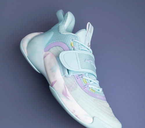 球鞋 马卡龙配色加持透气鞋身,颜值爆炸还不贵的国产球鞋还有暗藏玩法