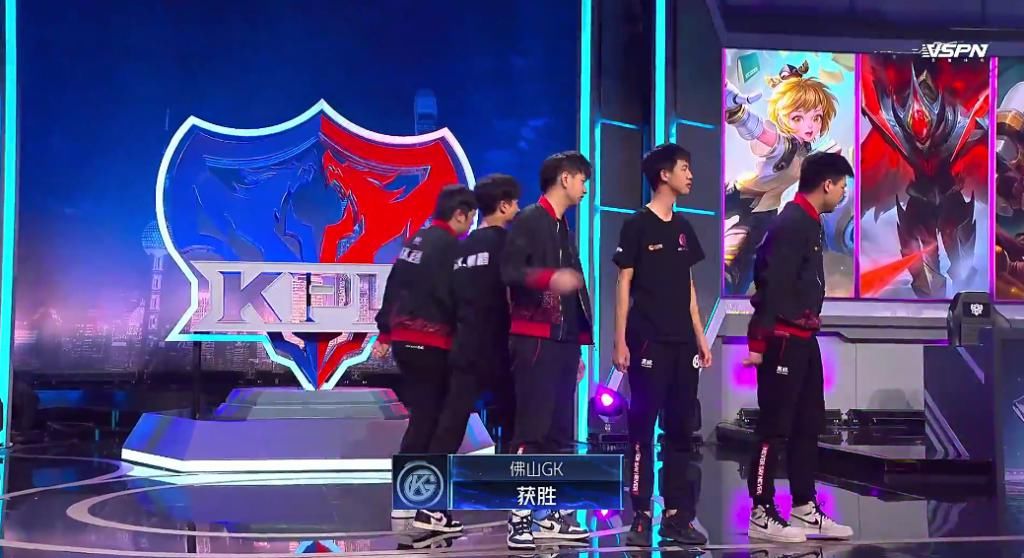 诞生|又一大魔王诞生，GK快“疯了”！AG三项成就被破，月光却很高兴