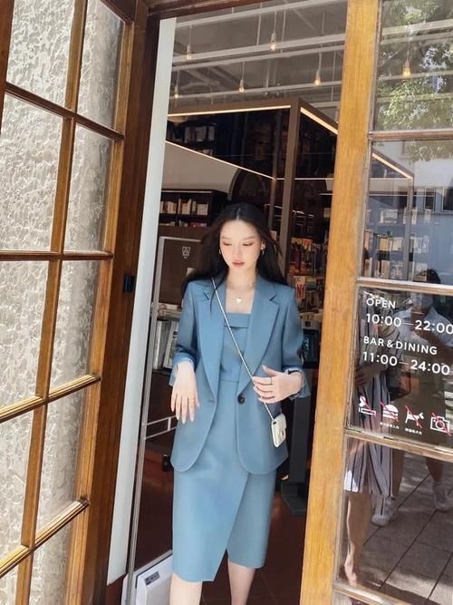 早秋|早秋还在纠结穿什么？从选款到配色，这份“搭配指南”请收好