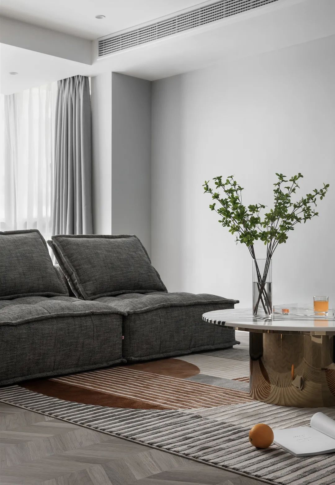 玄关|120㎡现代简约,不规则户型改造,灰色调主体,营造舒适档次