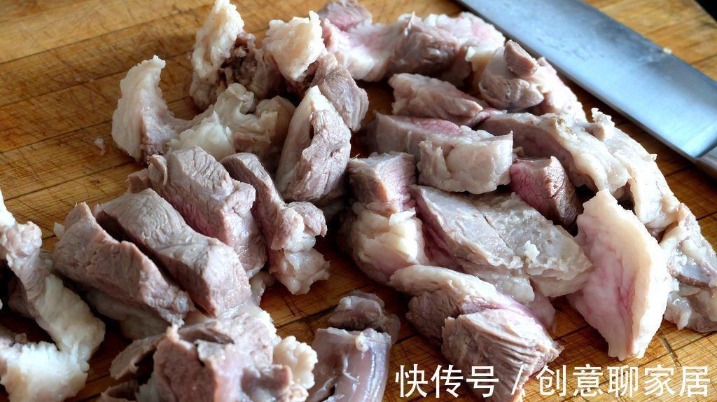 炖羊肉必加4味香料,不能多也不能少,否则羊肉不鲜美,卖相还差