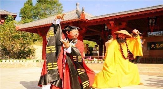 逍遥!张三丰14代传人, 精通奇门遁甲, 震飞空手道冠军