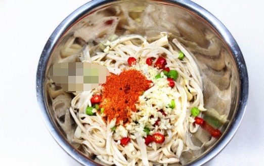 这道菜花了不到5元,油也放得少,却比肉还香