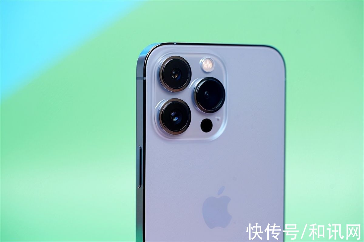 投诉|iPhone 13又翻车！苹果手机被曝出现红绿屏现象，网友：想摔手机