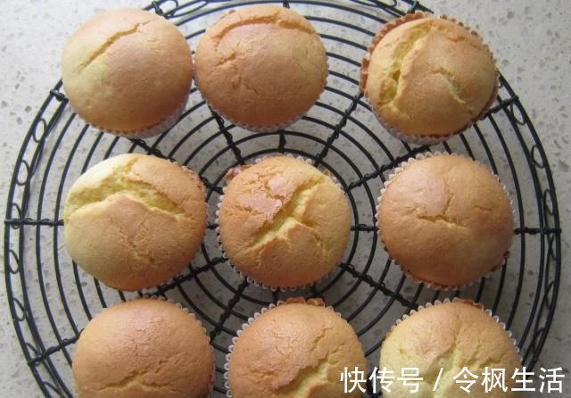 蛋黄|新手也能做的蛋糕,只需4种常见用料,蛋清蛋黄不用分离,特别香