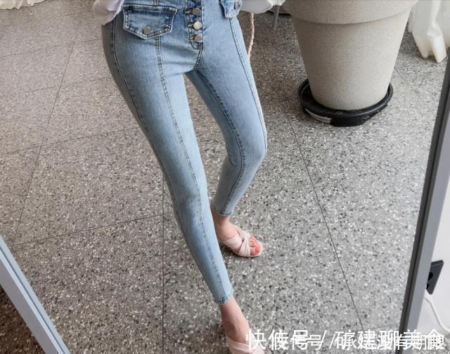 青春感|紧身做旧牛仔裤 既有青春感又有知性感,大气又华丽!