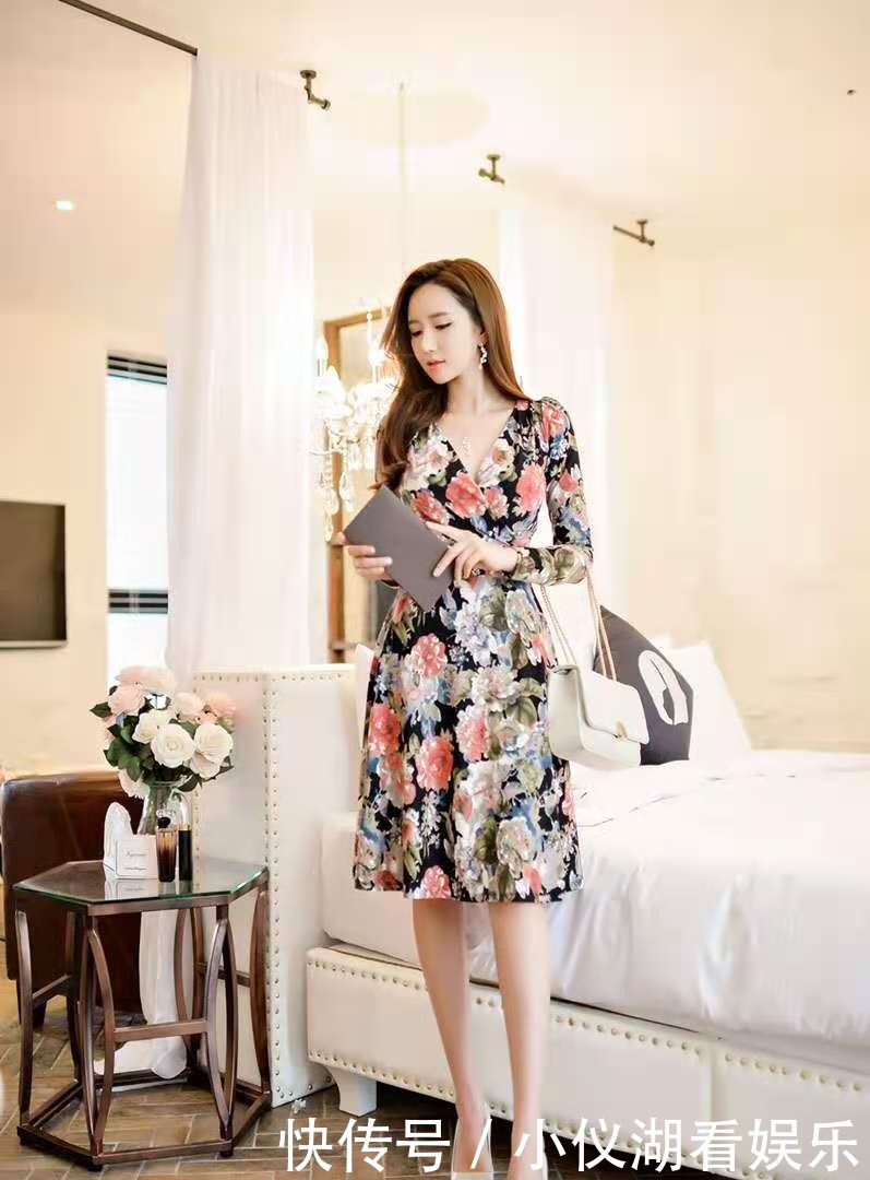 贤淑|优雅美女:贤淑秀丽,清新淡雅