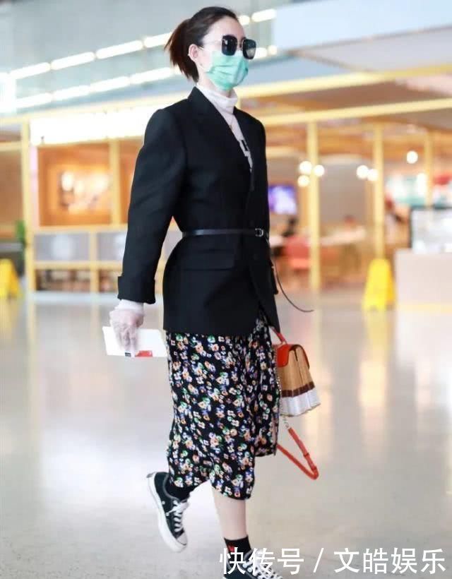 还在嫌弃碎花裙土气教你3招碎花穿出高大上,明星都上头