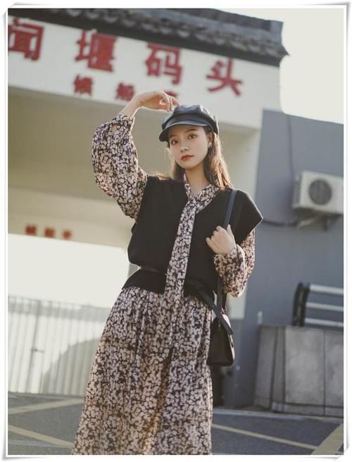 学习春季的高级叠穿法，一件马甲就够了，百搭实用