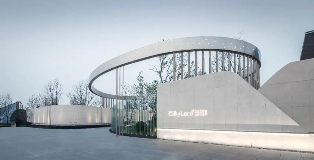  半围合|星环浮动，雁归云境