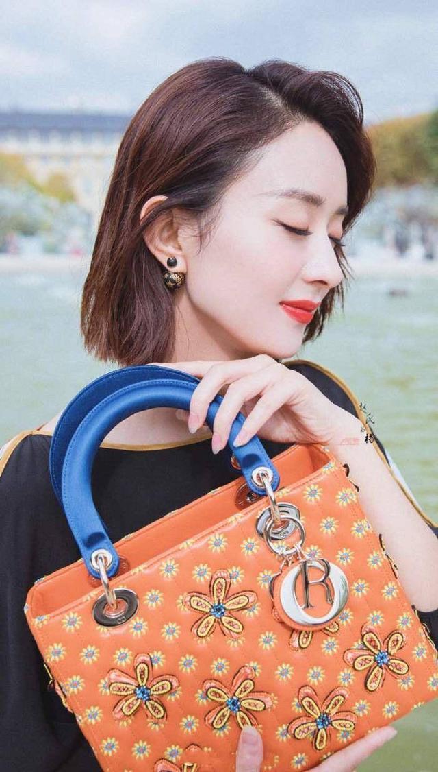 梨花卷 女人到了40岁,尽量别留这3种“大妈”发型,自以为时髦其实很土