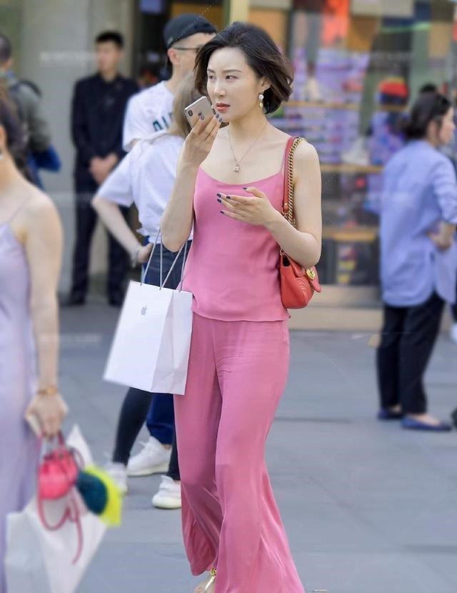 瑜伽裤 “微胖”女生的福利,宽松版的瑜伽裤尽显女性玲珑好身姿!