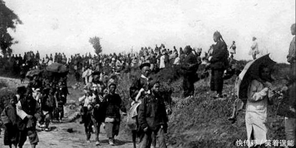 晚清|一组晚清权贵阶层老照片,国家山河破碎,他们却还在讲究排场!