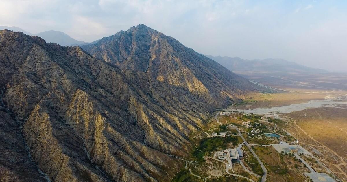 咽喉|贺兰山朔方之屏障,沙漠之咽喉,除了腾格里沙漠探险，贺兰山很美