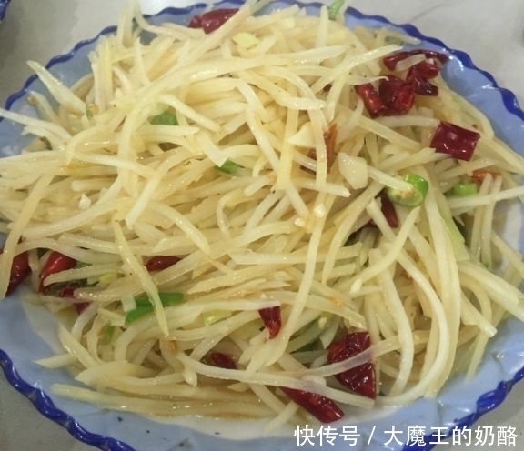 干辣椒|炒土豆丝时,千万别再直接下锅了!教你2招,土豆丝又香又脆