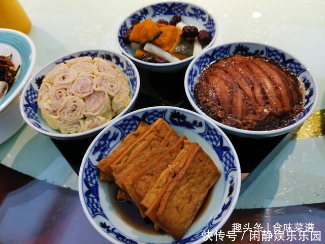 老丈人办升学宴,我随礼一千元,看看他安排的这桌菜,值多少钱