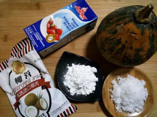 美食精选：南瓜换一种新吃法，做成甜甜的零食，一口一个真过瘾