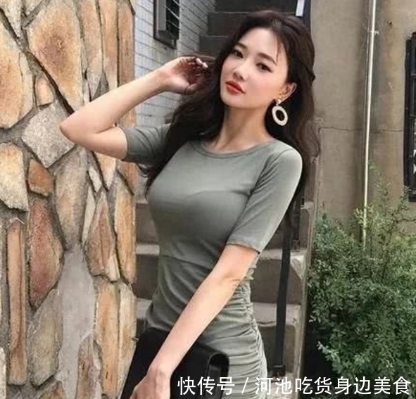 小姐姐|街拍小姐姐身材丰满,时尚穿搭气质动人,女神范儿十足