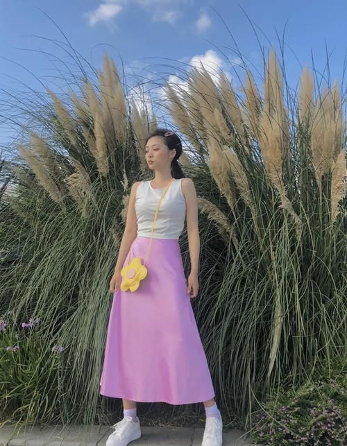 女人|45岁女人以后，建议少穿这3种颜色，邋遢掉档次不说还显老