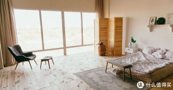 技巧|极简风居家设计掌握 6 技巧 ！ 室内建议采用暖黄光，非极简的颜色切勿沾上边