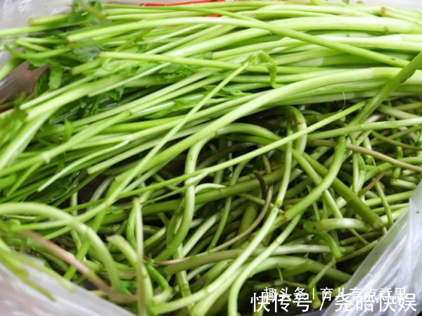 这菜比泻药刮油,每天吃2次,排出毒素,瘦出小蛮腰,穿啥都漂亮