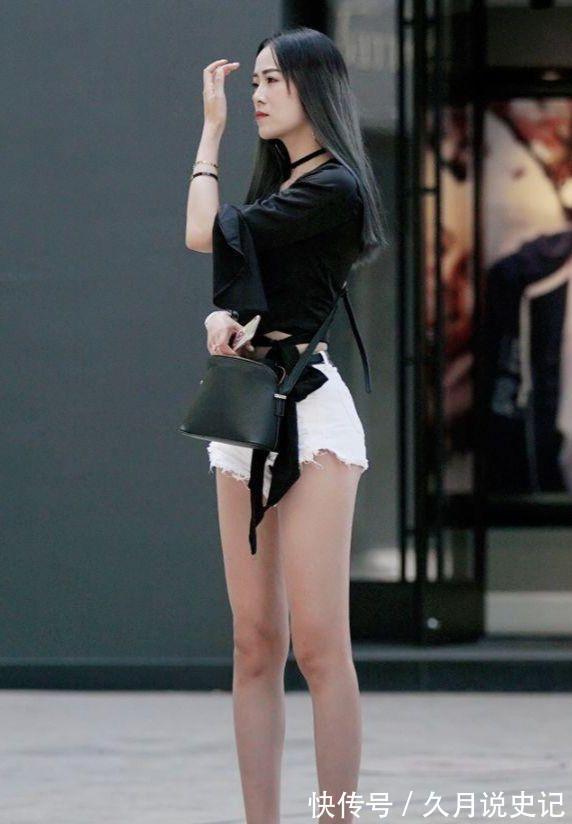 穿搭 美女简单时髦的穿搭,展现大白长腿