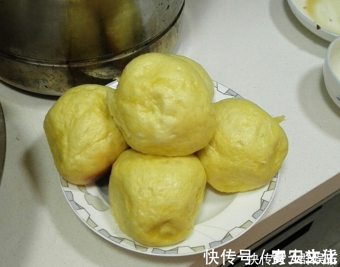 想把馒头做出暄软拉丝的效果,只需要这几步,比面包还好吃