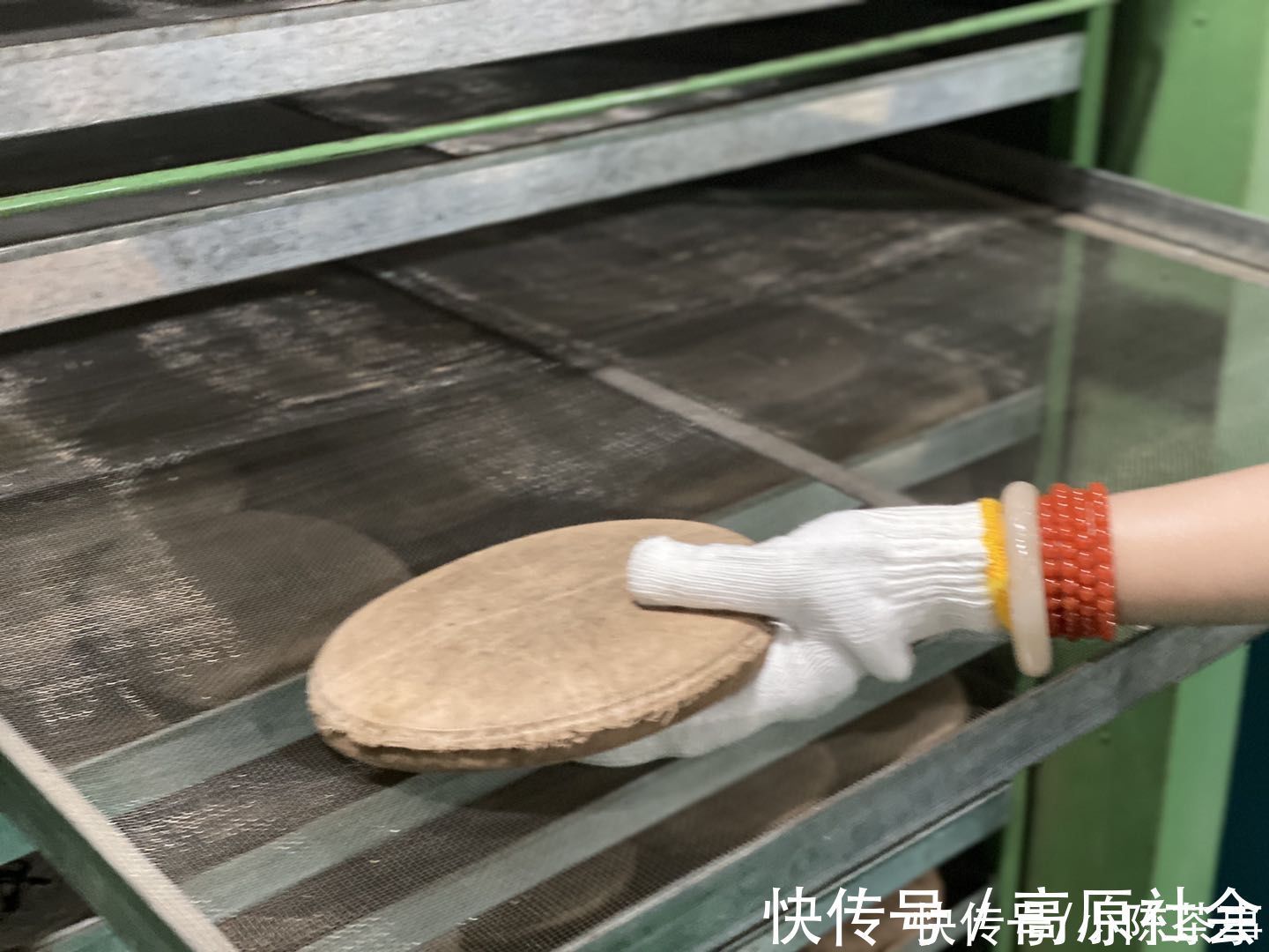 为什么白茶饼没有花香,老茶客提醒,牢记这3个细节,不会被忽悠