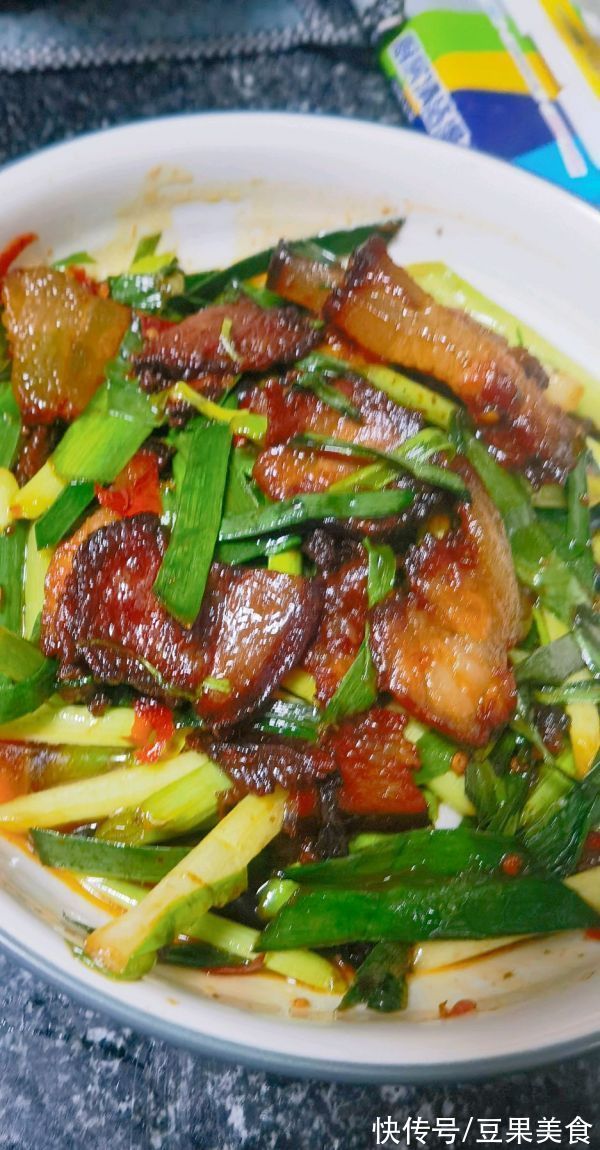 腊肉|周末和美味的蒜苗炒腊肉更配哦