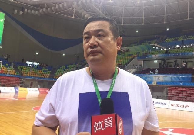 宫鲁鸣|再签2人!山东男篮连续大手笔,徐长锁这次压力大了