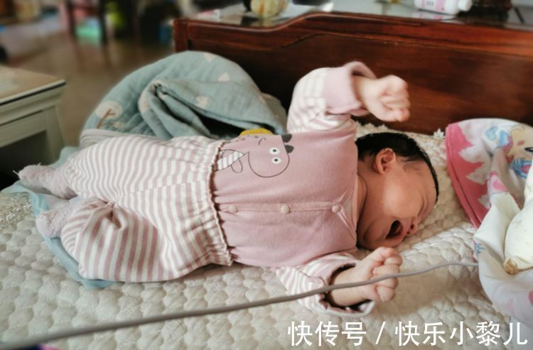 家长|宝宝出生18天学会翻身,奶奶乐得与亲友炫耀,却被儿子送回老家