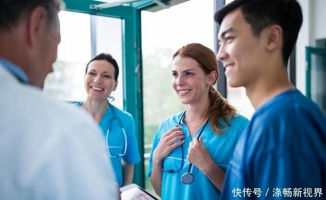 顾客 倾听时要注意的四个细节,做好三个同步,可以让顾客的话题不断