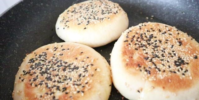 花生米还可以这样做，香酥暄软又多层，外面花钱学不到，太香了！