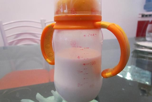 热水|泡奶粉温度不能超过50度?宝妈怒怼:一看就是没有孩子