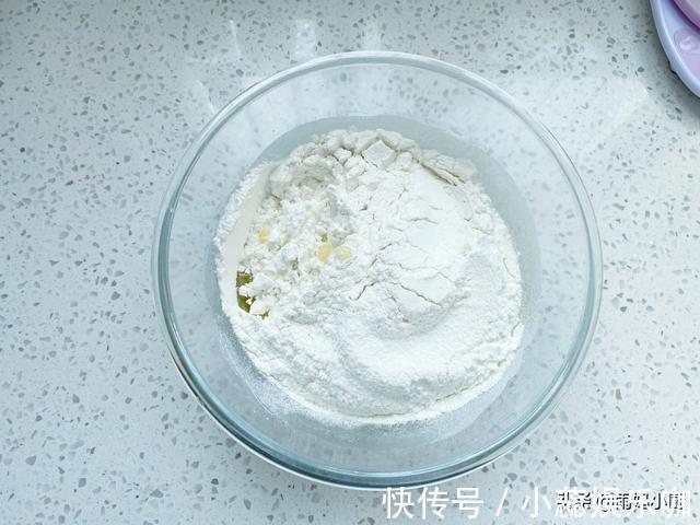 玉米油|不用猪油也酥脆,香酥美味黑芝麻桃酥,轻轻一碰酥得掉渣