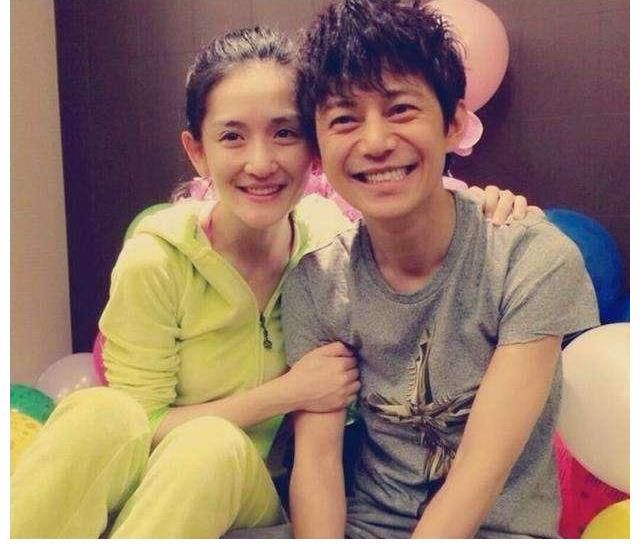 何炅谢娜零点前拥抱，汪涵王一博大张伟零点拥抱，感动了谁？