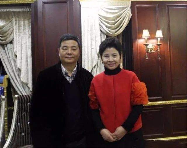 厉害|大家都是认识董文华的,可以说她整个人在唱歌方面还是比较厉害