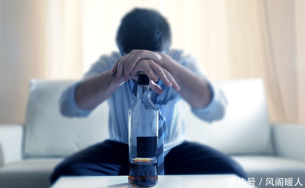  伤害|吸烟和喝酒，哪个伤害最大为了健康，中年男人应该先戒掉哪个
