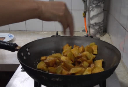 地瓜这样简单制作,孩子抢着吃,非常的香甜美味有营养