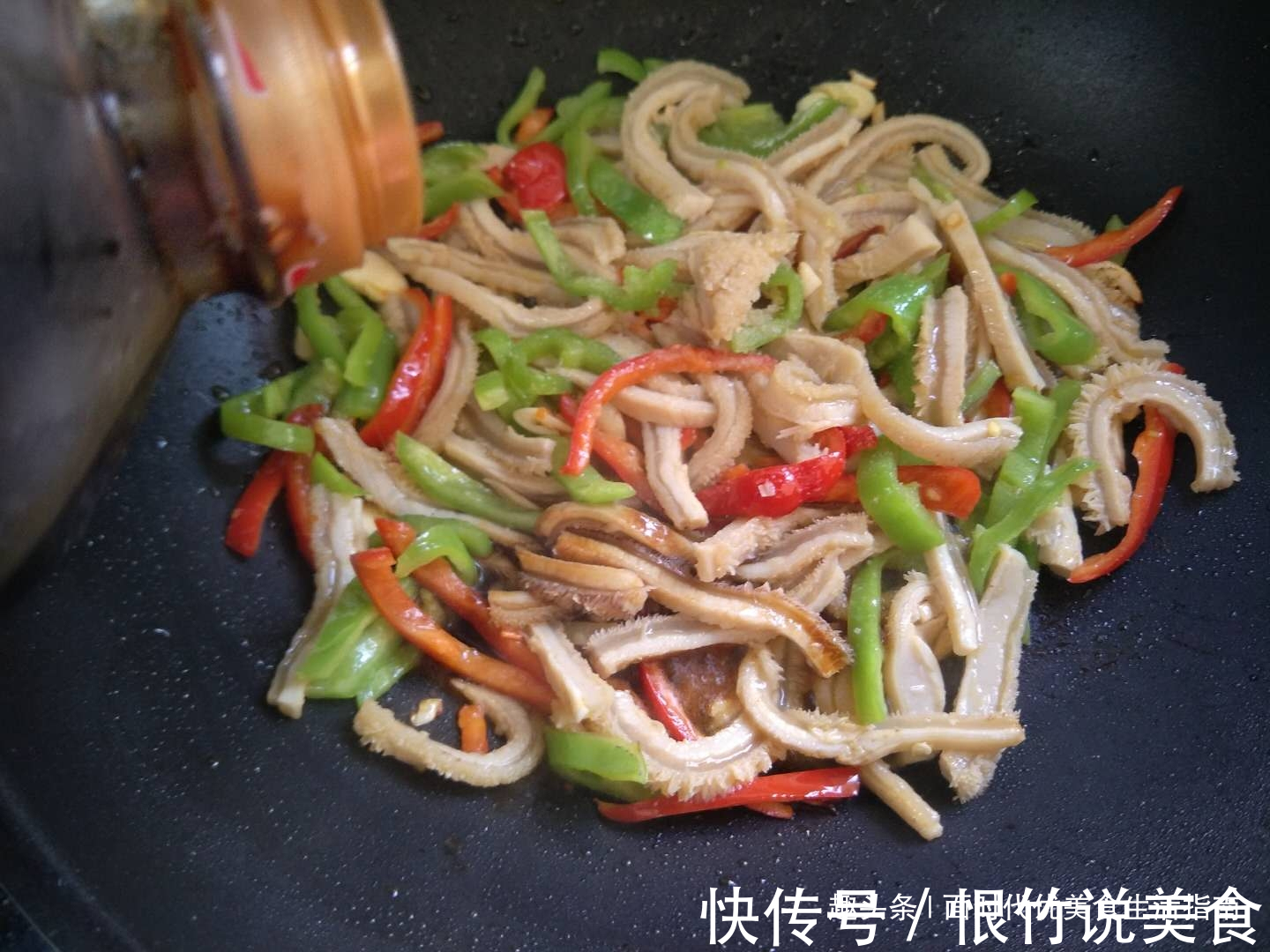 这道低脂营养的家常菜,嚼劲十足,香辣爽口,吃再多也不会胖!